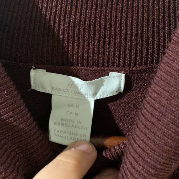 COPY - Burgundy turtleneck - Picture 2 of 3